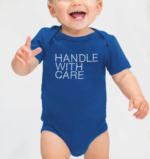 Typo & Texte, Handle with care vegan gedruckt auf organic baby bodysuit, faibleshop.com