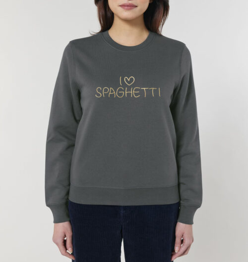 Foto von einer Frau die ein Basic-Sweatshirt trägt mit dem aus Spaghetti erzeugten Druckmotiv: I love Spaghetti