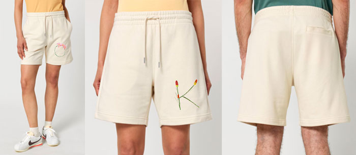 Blumenbuchstaben auf organic Shorts - Unikate aus Bio-Baumwolle